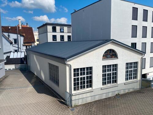 Foto - Multifunktionale Garage – Unterstellplatz für Fuhrpark, Oldtimer oder Lagergut