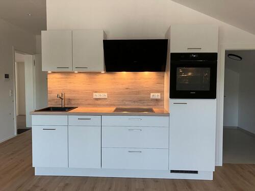 Foto - NEU, 1 Zi. App., 41qm, Südbalkon, Küche, Parkpl., Aufzug,top Lage