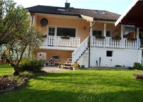 Foto - Möbliertes Haus in der Fränkischen