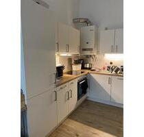 Platz ohne Ende! Top moderne Einbauküche! Stellplätze und sehr gepflegtes Haus mit freundlichen Nachbarn! - Naumburg (Saale)