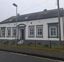 Ehemaliger Vier-Seiten-Hof zu verkaufen - Märkisch Linden