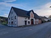 Foto - EinZweifamilienhaus(Bauernhaus) mit Werkstatt