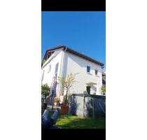 Geräumiges modernisiertes 7-Raum Zweifamilienhaus - Viernheim