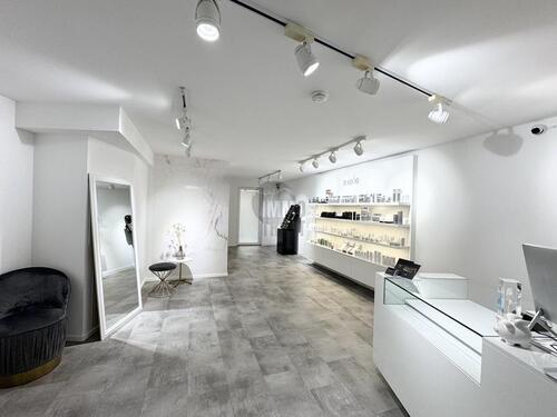 Foto - IHR START IN DIE BEAUTY-BRANCHE: VOLL AUSGESTATTETES STUDIO IN FRANKFURT