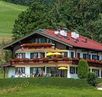 Ferienwohnung mit Blick auf die Berge in Reit im Winkl