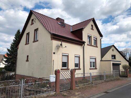 Foto - Haus mit Grundstück, Einfamilienhaus