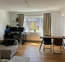 3-Z Wohnung möbliert (Balkon, Kanalblick, Untermiete) + Übernahme - Hamburg Barmbek-Süd