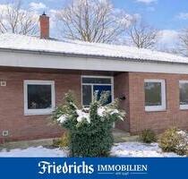 Renoviertes, ebenerdiges Reihenendhaus mit Terrasse und Garage in Bad Zwischenahn – Rostrup