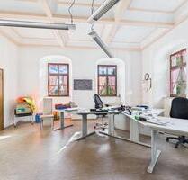 Einzigartige Praxis- oder Büroräume auf Rittergut in Plohn– mit Stallgebäude, ideal für Tierärzte - Lengenfeld