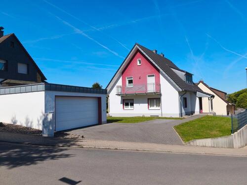 Foto - Gepflegtes freistehendes Zweifamilienhaus in Kürten Dürscheid