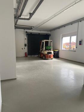 Foto - Werkstatt mit Büro und Sozialräumen zu vermieten
