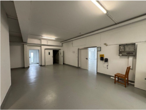 Foto - Gewerbehalle zur Miete - 4.900,00 EUR Kaltmiete,