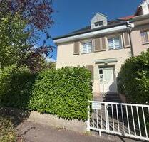 Seltene Gelegenheit: Geräumige Doppelhaushälfte mit Gartenparadies in begehrter Lage Freiburg-Waldsee zur Miete - Freiburg im Breisgau Oberau Seltene Gelegenheit: Geräumige Doppelhaushälfte mit Gartenparadies in begehrter Lage Freiburg-Waldsee zur Miete - Freiburg im Breisgau Oberau