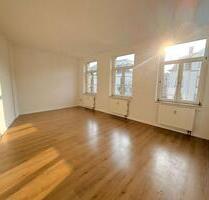 Charmante 2-Raum-Wohnung I Tageslichtbad mit Dusche I moderne Einbauküche - Dresden Cotta