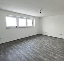 Erstbezug | 2,5‑Zi‑Wohnung – Kellergeschoss, Stellplatz - Bad Neustadt an der Saale