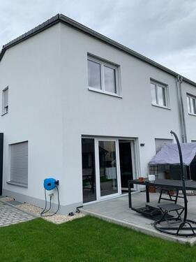 Foto - Doppelhaushälfte zur Miete - 1.750,00 EUR Kaltmiete,