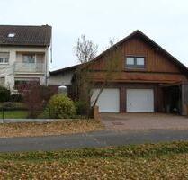 Doppelhaushälfte mit Nebengebäude - Flieden