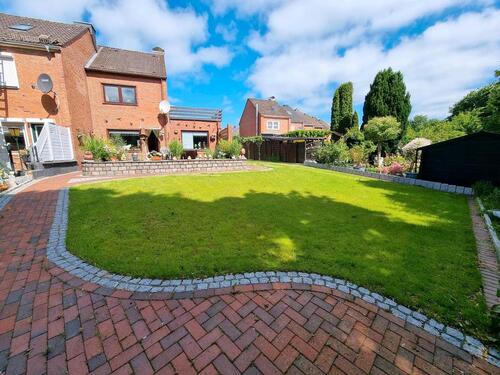 Foto - Reihenhaus (Terrasse, Garten, Garage)