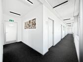 Foto - Penthouse-Büro mit Weitblick – inklusive Lager & Stellplätzen