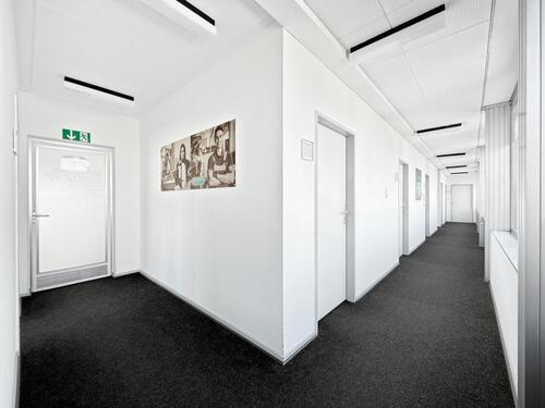 Foto - Penthouse-Büro mit Weitblick – inklusive Lager & Stellplätzen