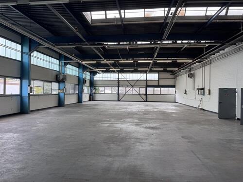 Foto - Attraktive Industriehalle mit Büro- und Sozialräumen – Gewerbegebiet Über der Elz