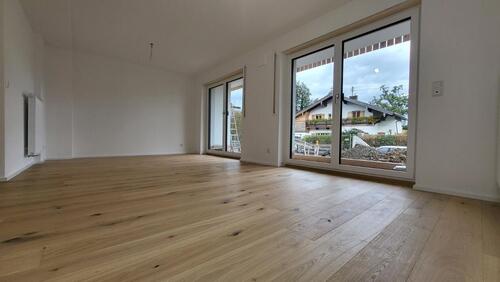 Foto - Erstbezug: Moderne Erdgeschosswohnung, große Terrasse, Erker