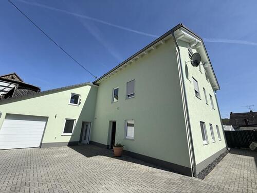 Foto - Moderne Erdgeschosswohnung mit Terrasse und Außenstellplatz in Bassenheim zu vermieten! Ab 01.05!