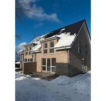 DHH Neubau in Wees - 1.600,00&nbsp;EUR Kaltmiete, ca.&nbsp; 110,00&nbsp;m&sup2; in Wees (PLZ: 24999)