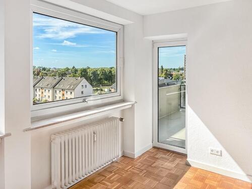 Foto - Frisch renovierte 3-Zimmer-Wohnung mit Ausblick & Balkon