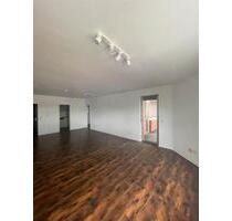 Frisch sanierte 3 Zi Whg nahe UKS | Aufzug, TG, EBK | sofort frei - Homburg