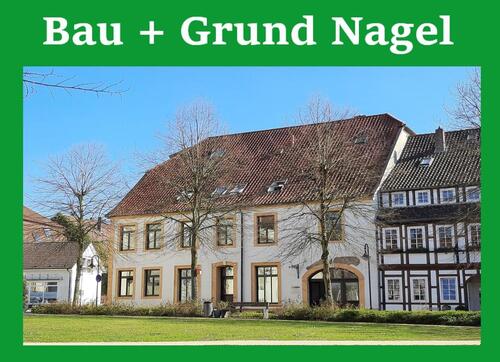 Foto - Dachgeschosswohnung im denkmalgeschützten Wohn-u. Geschäftshaus in zentraler Lage!