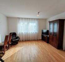 4-Zimmer-Wohnung im 2. OG mit Balkon, Aufzug und Wintergarten - Esslingen am Neckar Hegensberg