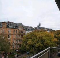 Mitten in der City und trotzdem ruhig. Große 4KB - Balkon Wohnung zu vermieten! - Wiesbaden Südost
