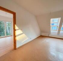 Helle neu sanierte 3 Zimmer-Dachgeschosswohnung im Südviertel - Eisenach