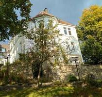 Sonnige Villa in Südhanglage - 860.000,00&nbsp;EUR Kaufpreis, ca.&nbsp; 486,00&nbsp;m&sup2; in Detmold (PLZ: 32760) Hiddesen