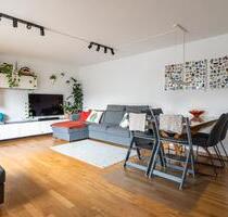Hochwertige Dachgeschosswohnung, Balkon & E-Ladesäule (befristet) - Berlin Lichtenberg