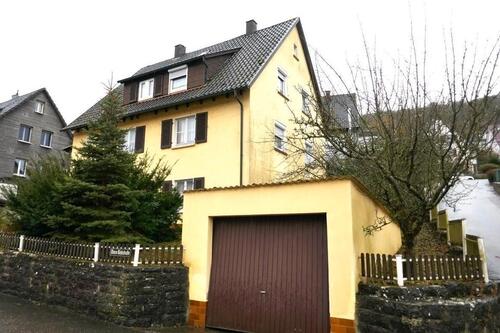 Foto - Renovierungsbedürftiges Einfamilienwohnhaus mit Einliegerwohnung