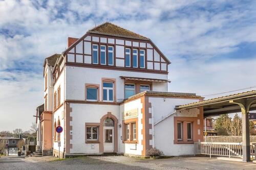Foto - MAISONETTE APARTMENT IN THE HISTORIC TRAIN STATION BUILDING! Includes parking space and kitchen