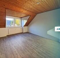 Schöne 3-Zimmer-Dachgeschosswohnung mit Tageslichtbad und modernem Ambiente - Osnabrück Hellern