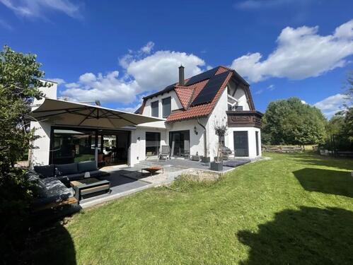 Foto - 7-Zimmer-Einfamilienhaus (Effizienzhaus) in Traumlage