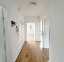 3-Zimmer-Wohnung mit Wintergarten & Einbauküche – sofort bezugsfrei - Kassel Niederzwehren