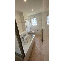 !!! Erstbezug nach Sanierung !!! kleine 3-Zi.-Whg., Einbauküche MÖGLICH - Crimmitschau