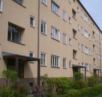 Renovierungsbedürftige 2,5 Zimmerwohnung in Steglitz - Berlin Steglitz-Zehlendorf