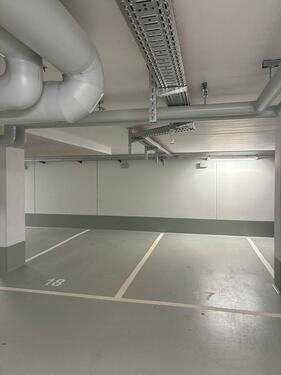 Foto - Tiefgaragenstellplatz - 60,00 EUR Miete,