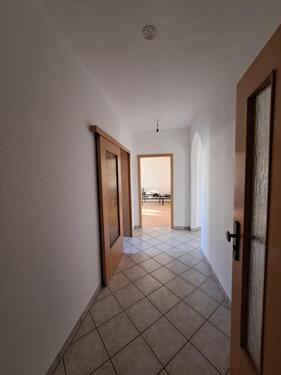 Foto - Attraktive 3-Zimmer-Wohnung im Erdgeschoss – ca. 74 m², mit Einbauküche, Balkon & Gartennutzung – Lutherstadt Eisleben