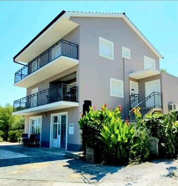 Foto - Ferienhaus 200 m zum Strand, bis zu 12 Personen