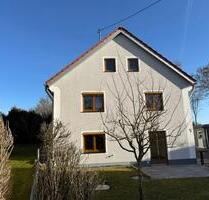 Großzügiges Haus über zwei Etagen (EG & OG) mit Garten - Steindorf