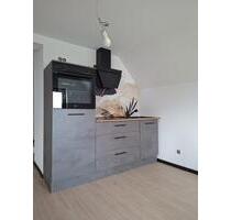 klimatisierte DG Wohnung 45qm in Roßdorf ab 01.04.26 incl. Küche - Schwallungen