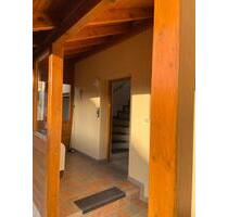 Doppelhaushälfte mit neuer Küche, Garage und Garten - Wilburgstetten