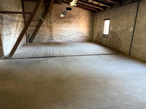 Foto - Lagerhalle mit Büro - 300,00&nbsp;EUR Miete,